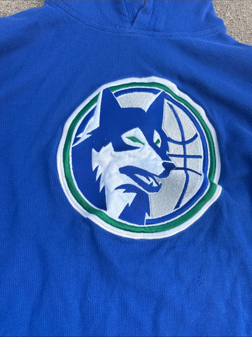 MN timberwolves nba boys hooded shirt, size 10/12
